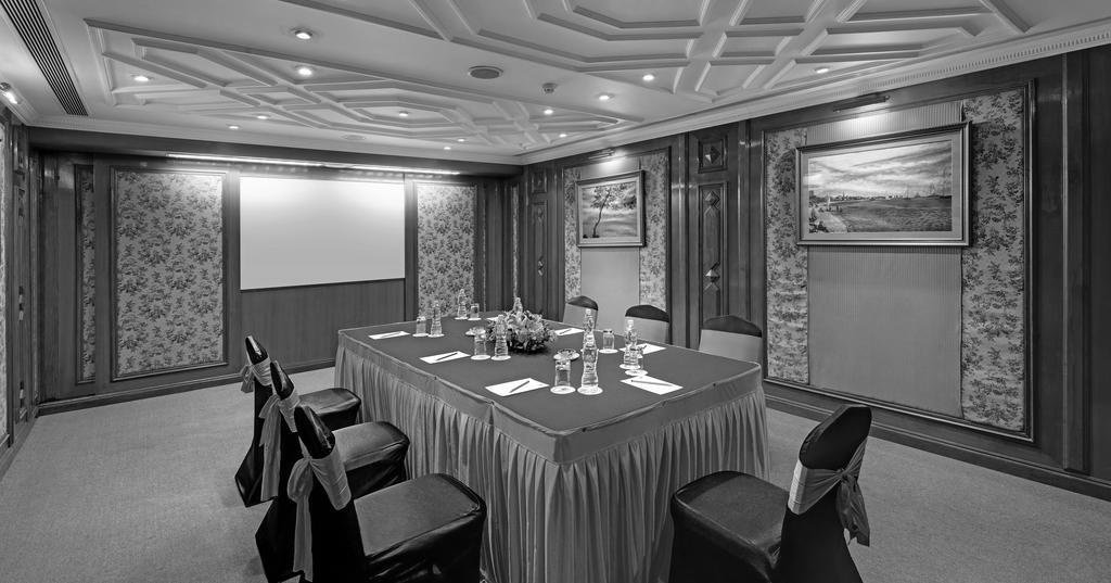 Comfort Inn Sunset Ahmedabad Exterior foto