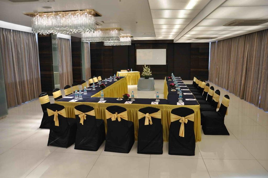 Comfort Inn Sunset Ahmedabad Exterior foto